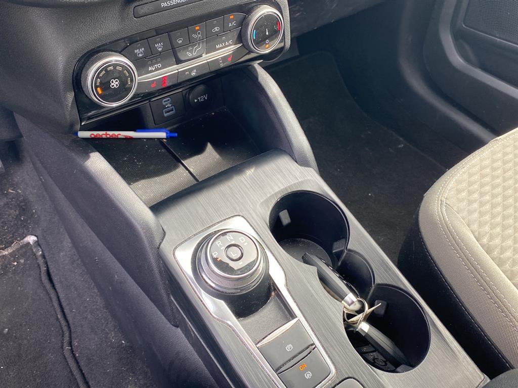 Used 2022 Oxford White Ford SE image 15