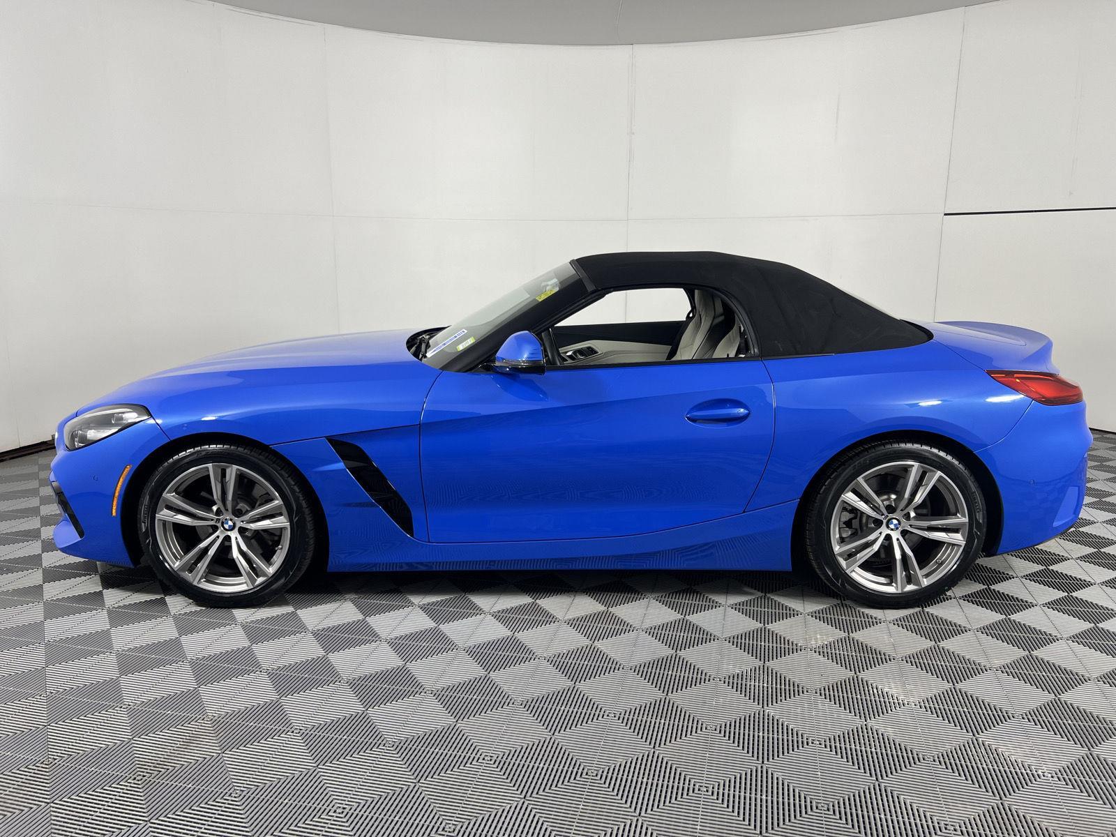 Used 2019 Misano Blue Metallic BMW sDrive30i image 7