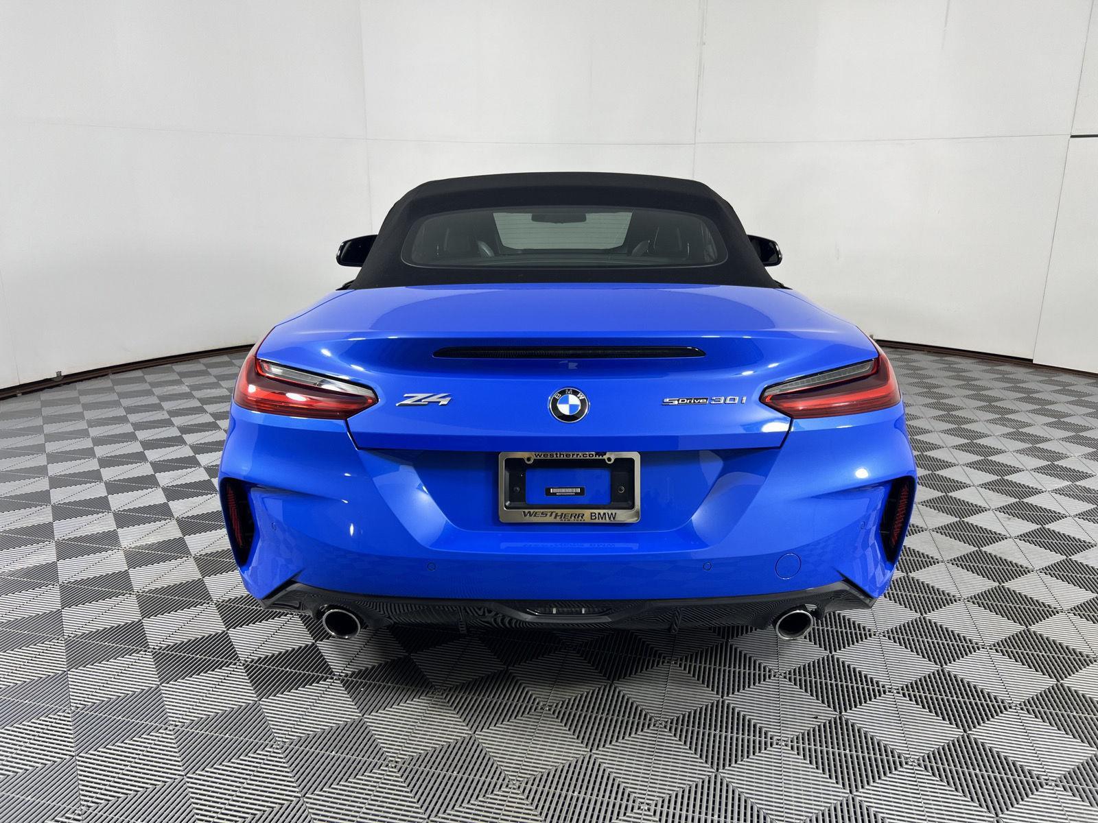 Used 2019 Misano Blue Metallic BMW sDrive30i image 9
