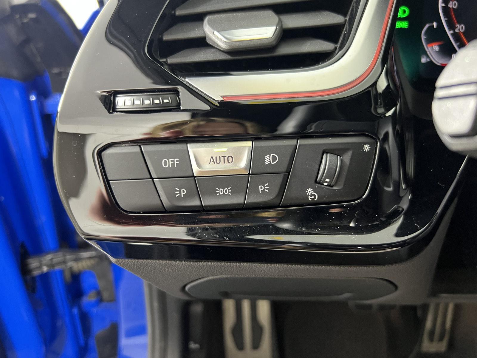 Used 2019 Misano Blue Metallic BMW sDrive30i image 16