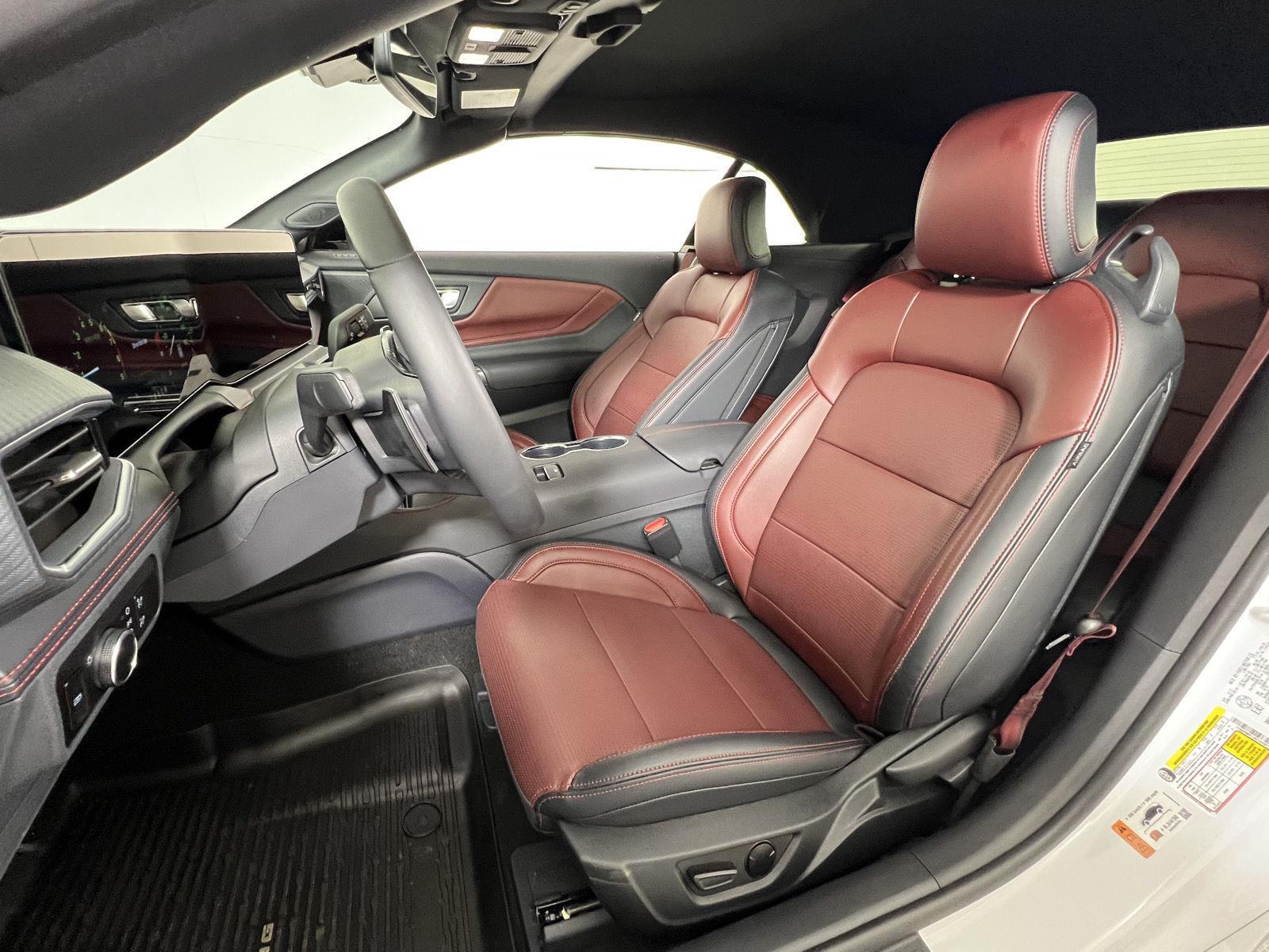 Used 2025 Oxford White Ford GT Premium image 2