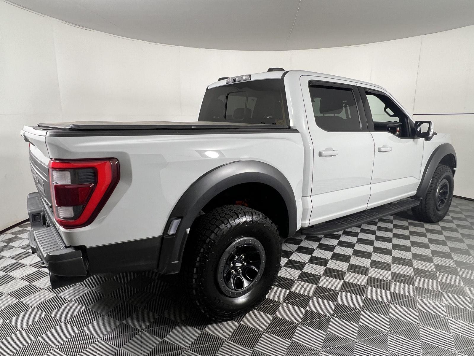 Used 2023 Avalanche Gray Ford Raptor image 11