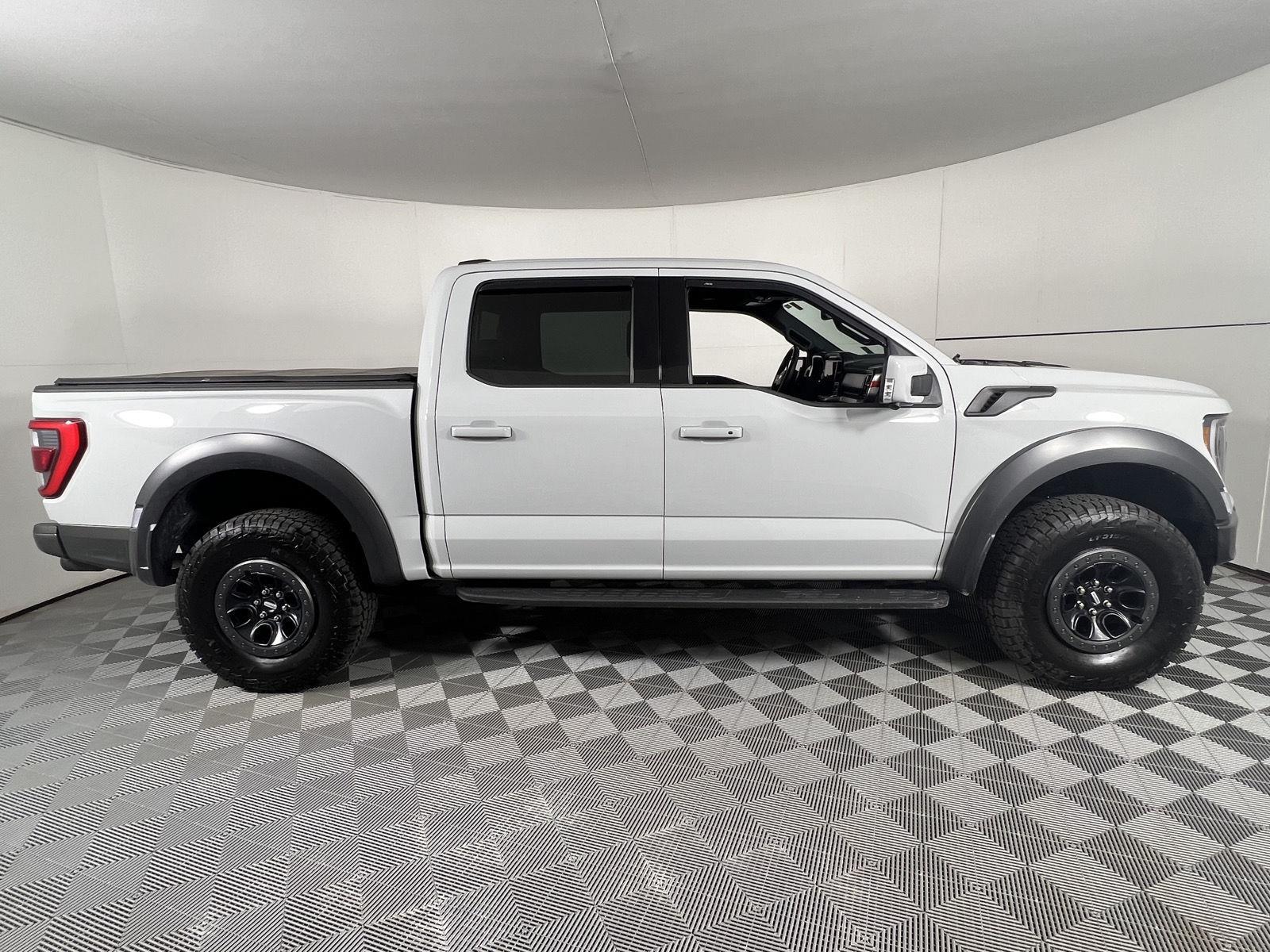 Used 2023 Avalanche Gray Ford Raptor image 12