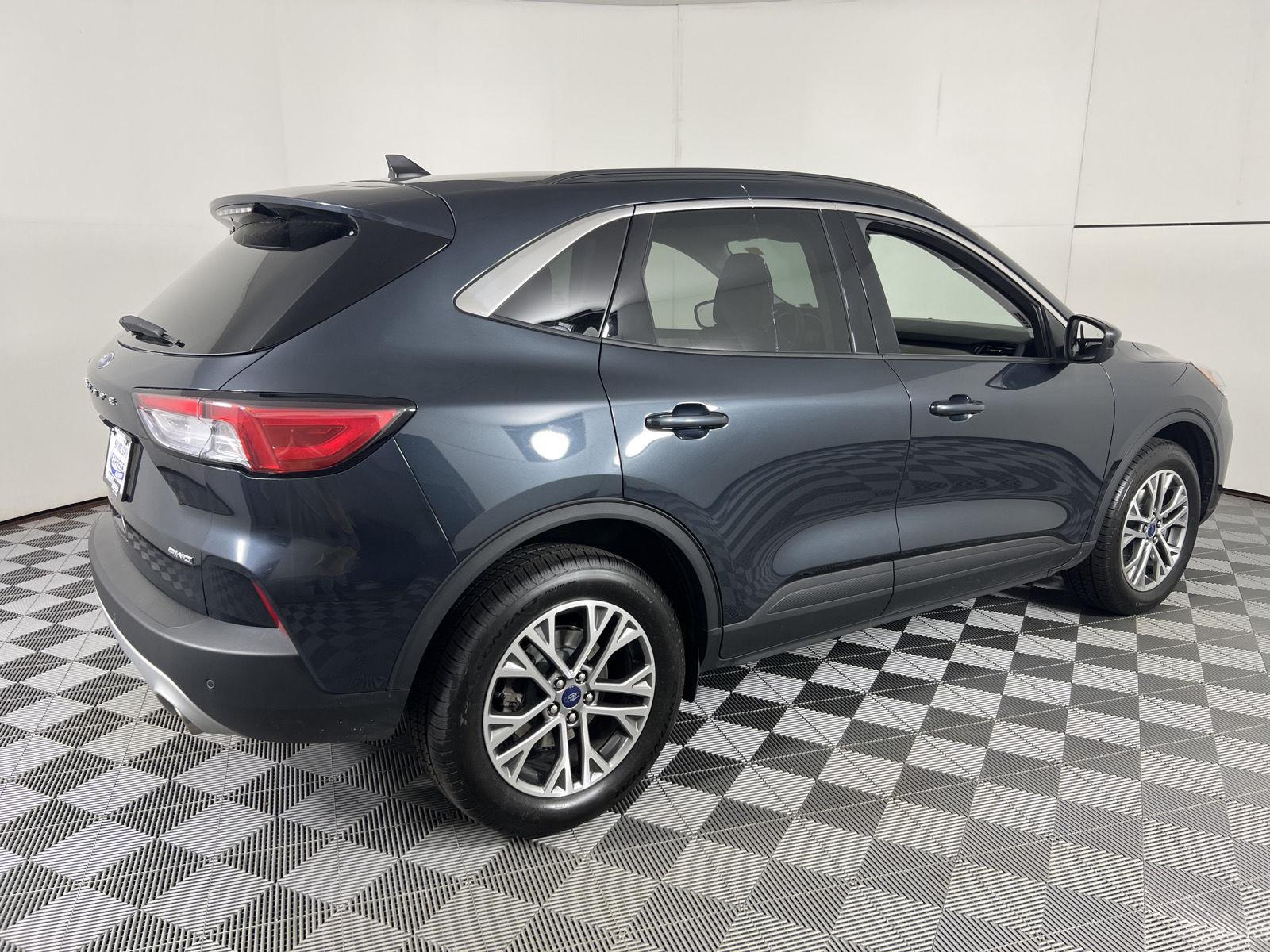 Used 2022 Stone Blue Ford SEL image 10