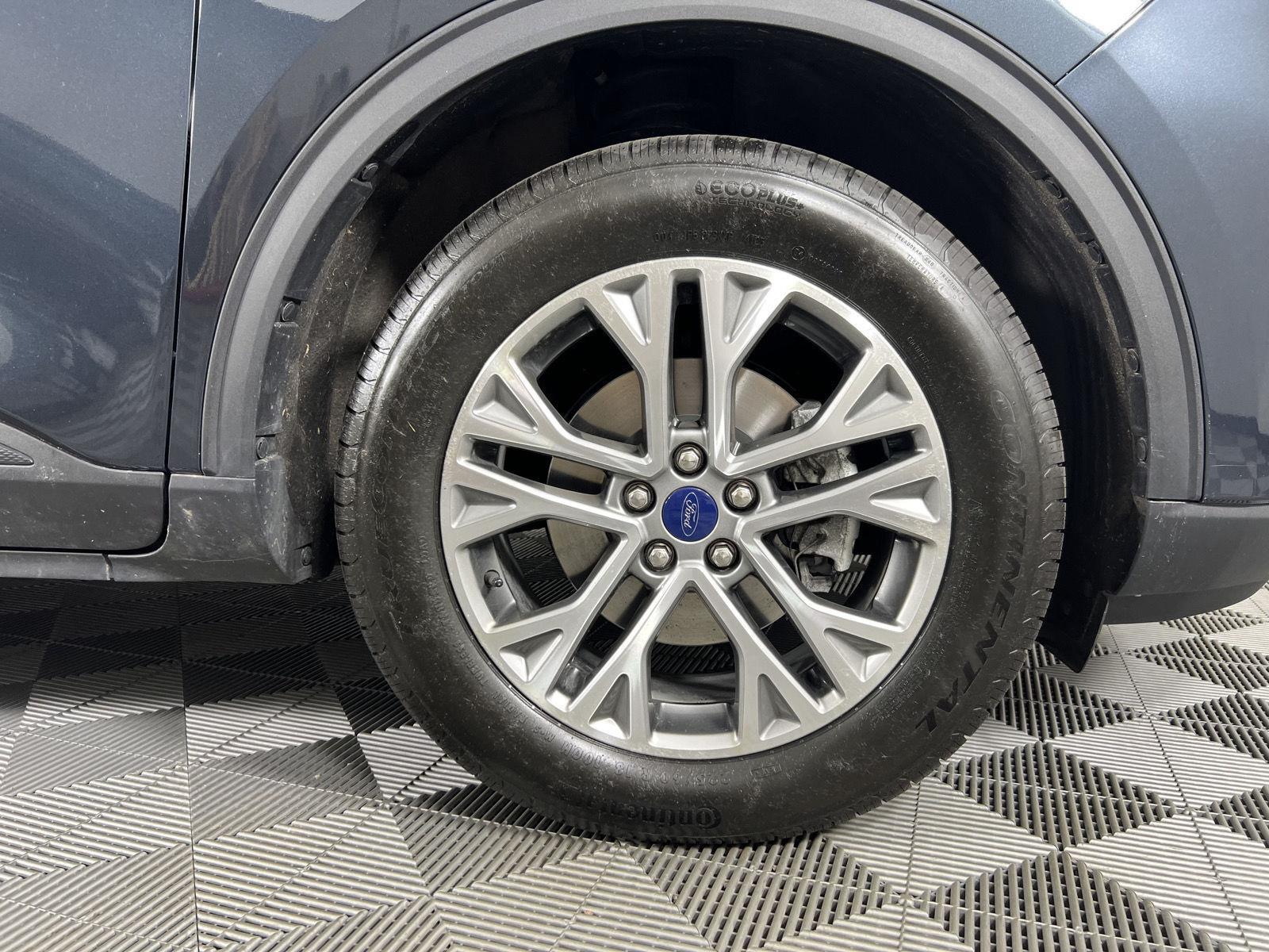 Used 2022 Stone Blue Ford SEL image 12
