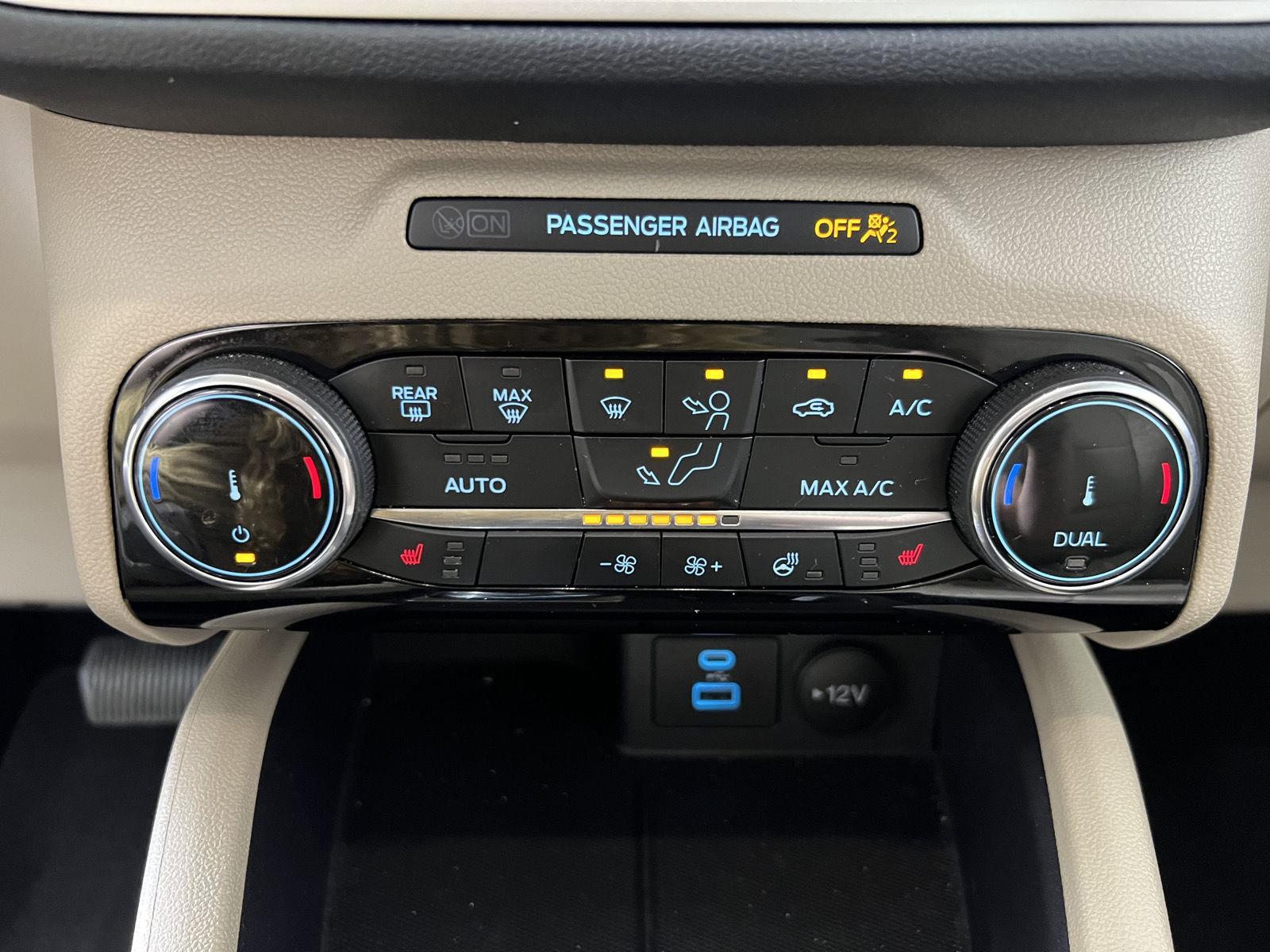 Used 2022 Stone Blue Ford SEL image 18