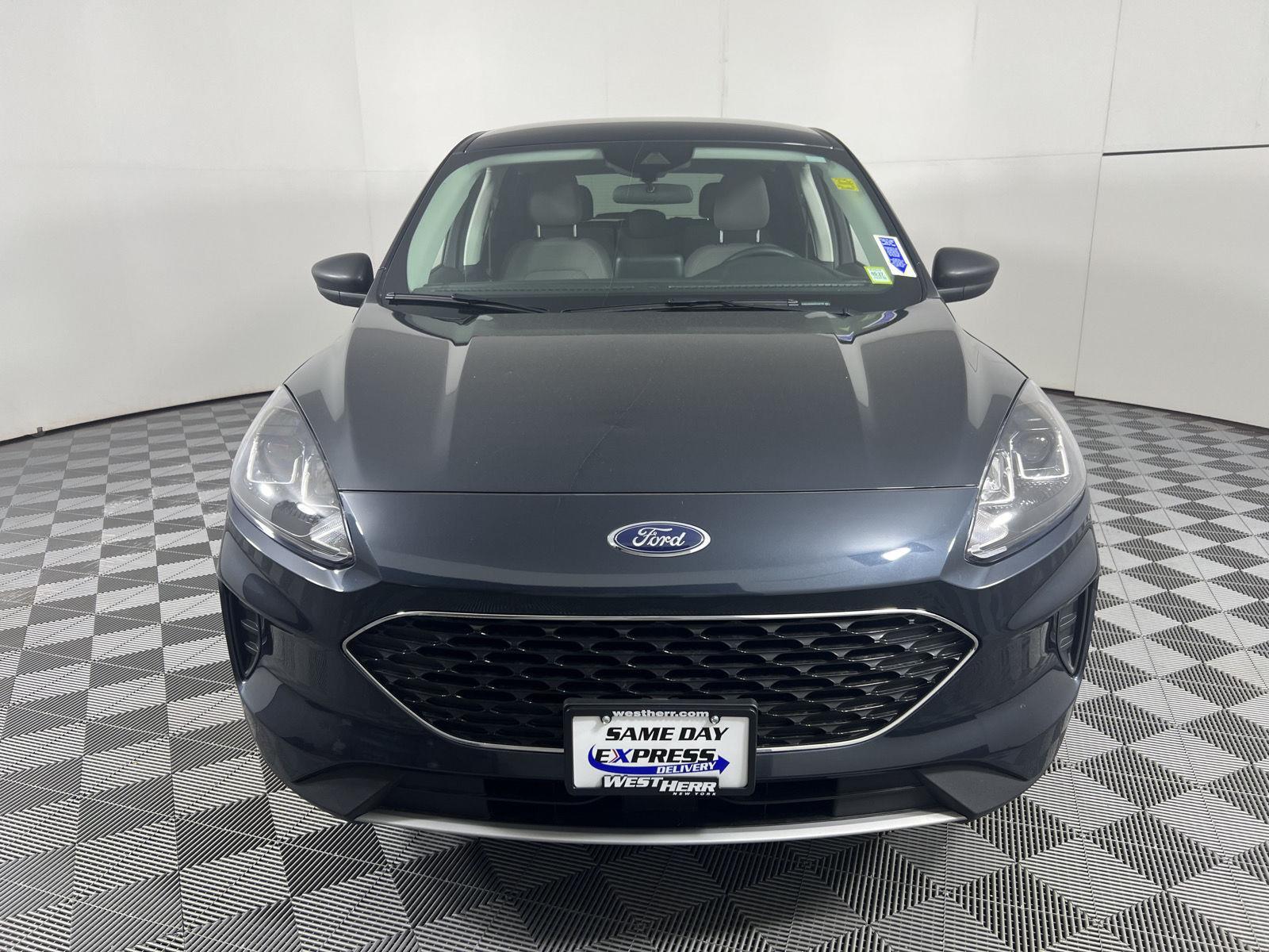 Used 2022 Stone Blue Ford SE image 5