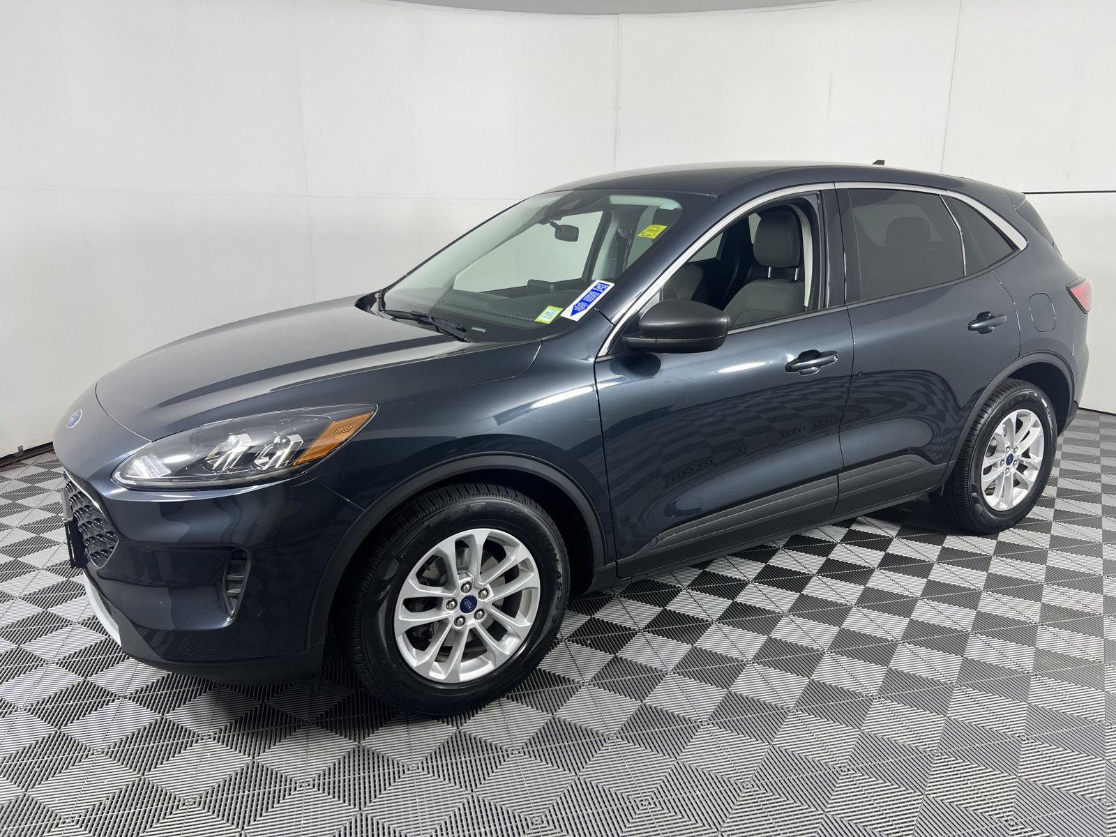 Used 2022 Stone Blue Ford SE image 6