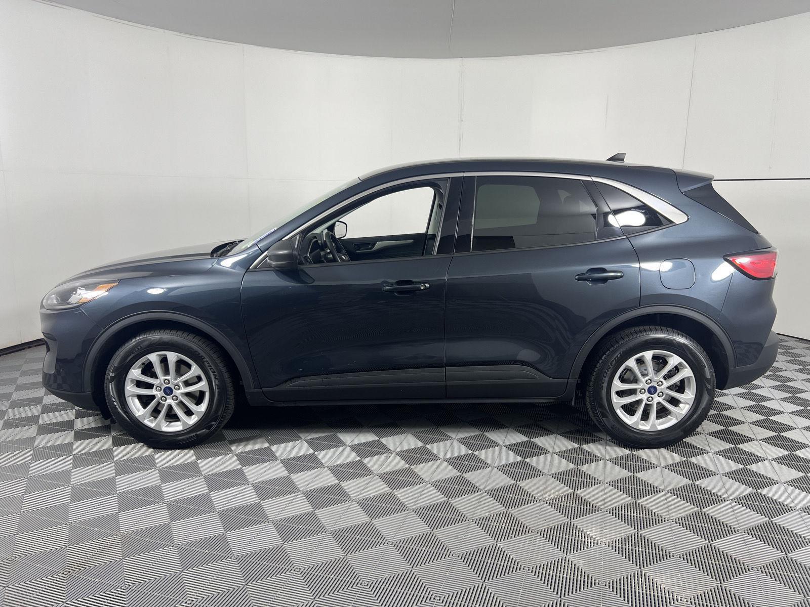 Used 2022 Stone Blue Ford SE image 7