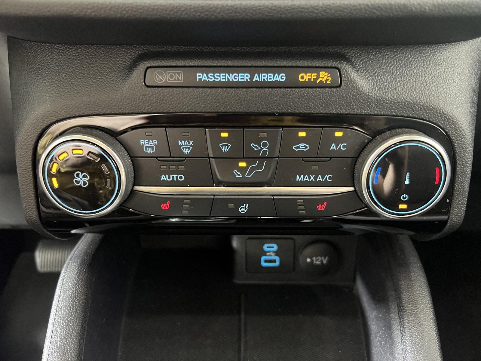 Used 2022 Stone Blue Ford SE image 18