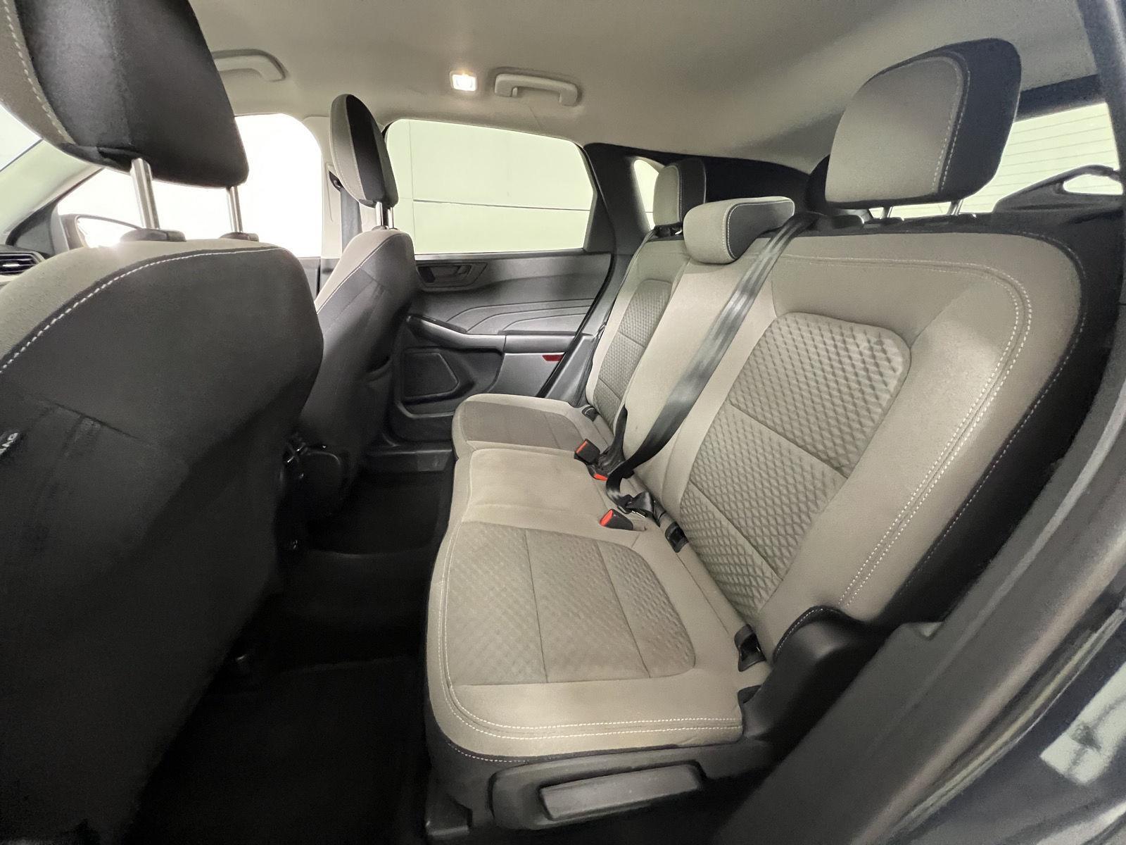 Used 2022 Stone Blue Ford SE image 19