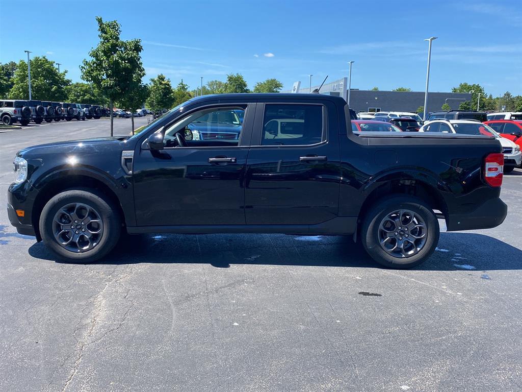 Used 2024 Shadow Black Ford XLT image 7
