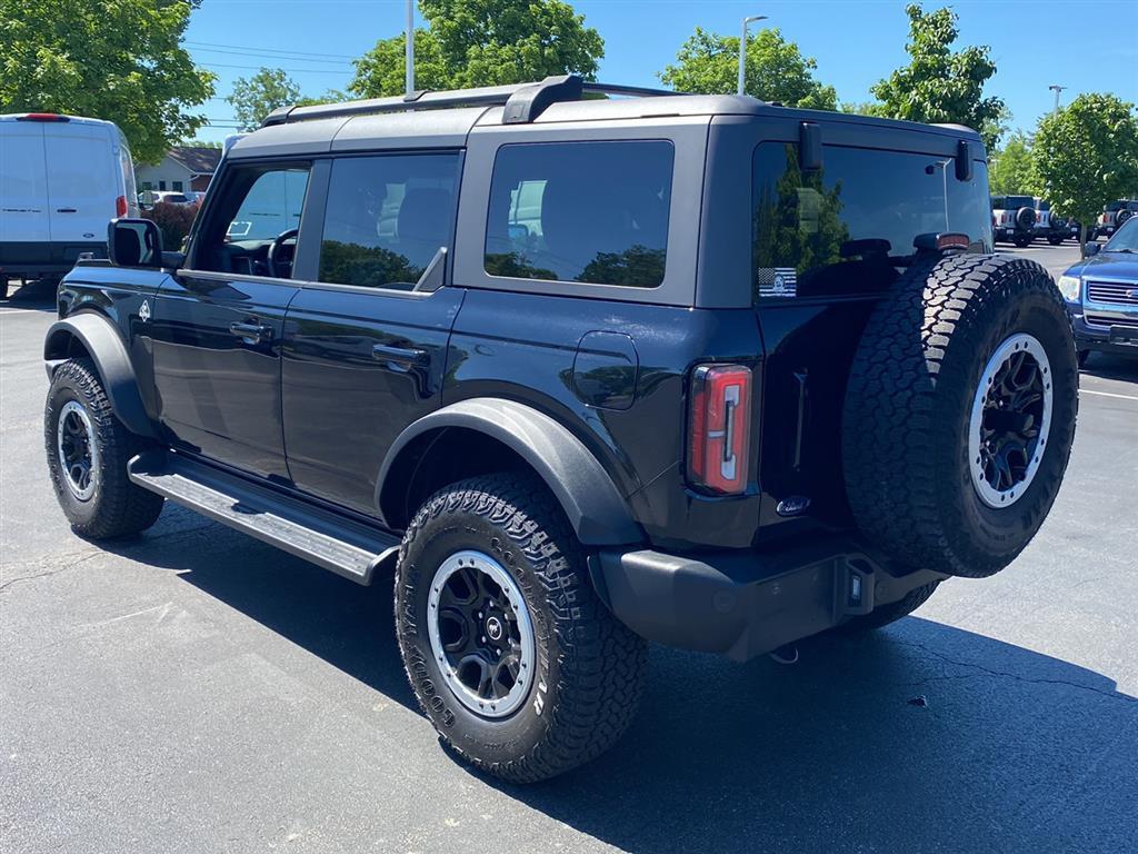 Used 2025 Shadow Black Ford Outer Banks image 8