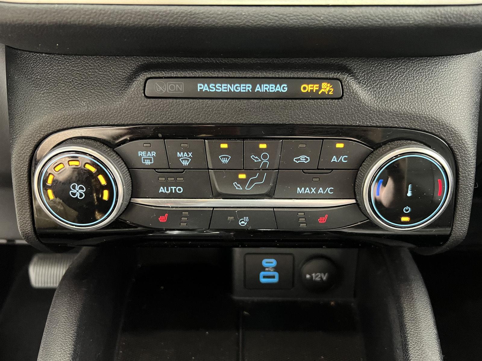 Used 2022 Oxford White Ford SE image 20