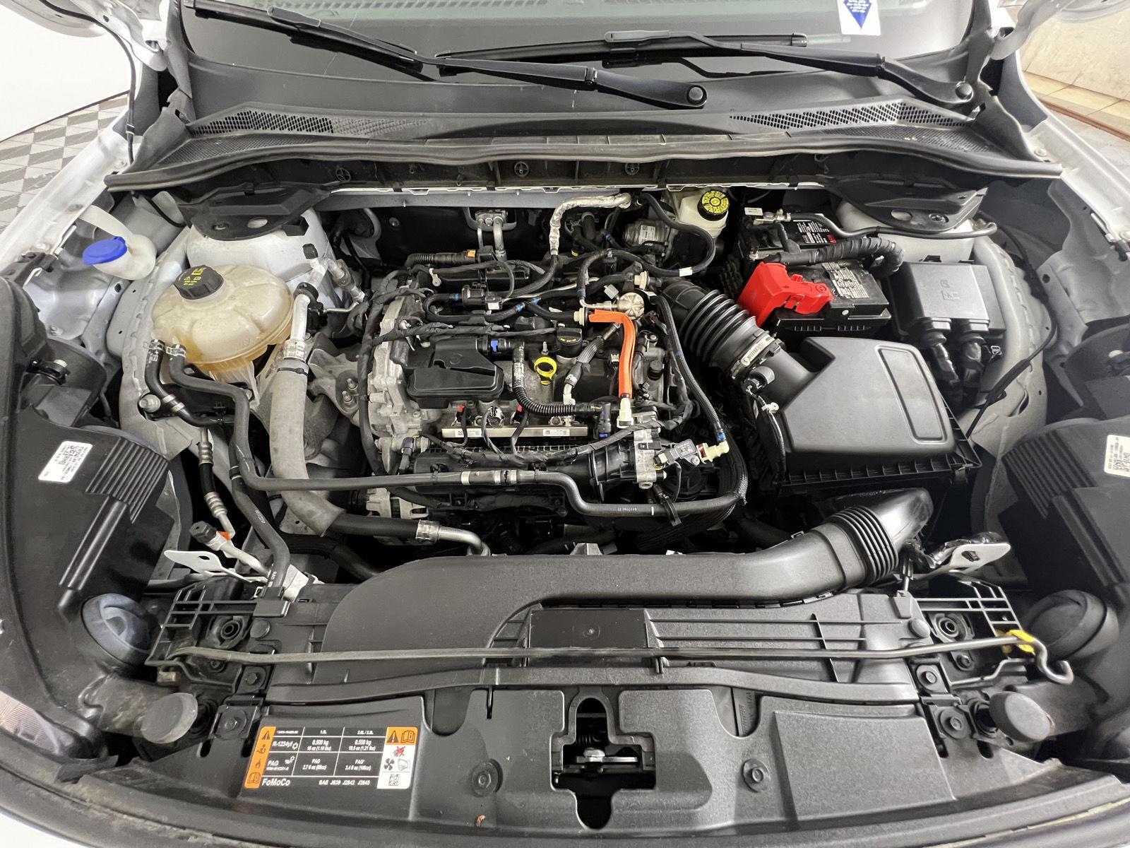 Used 2022 Oxford White Ford SE image 22