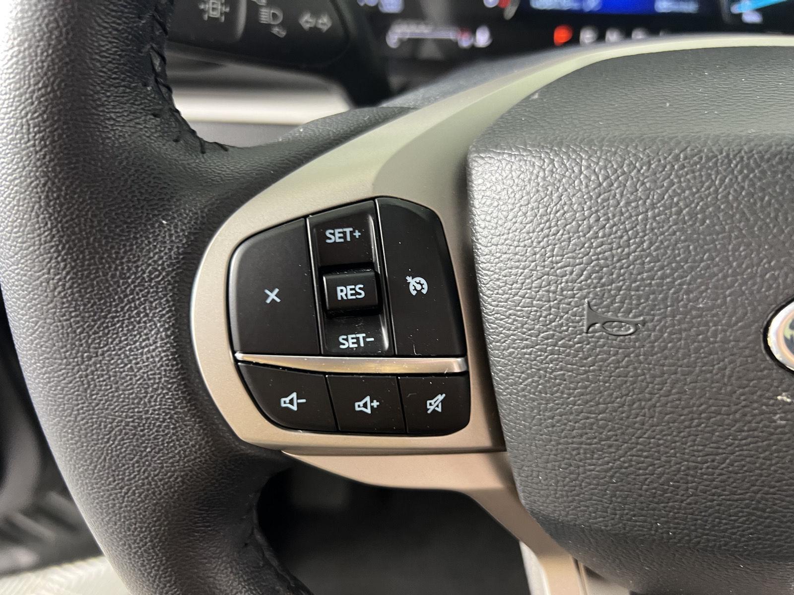 Used 2023 Forged Green Metallic Ford XLT image 14