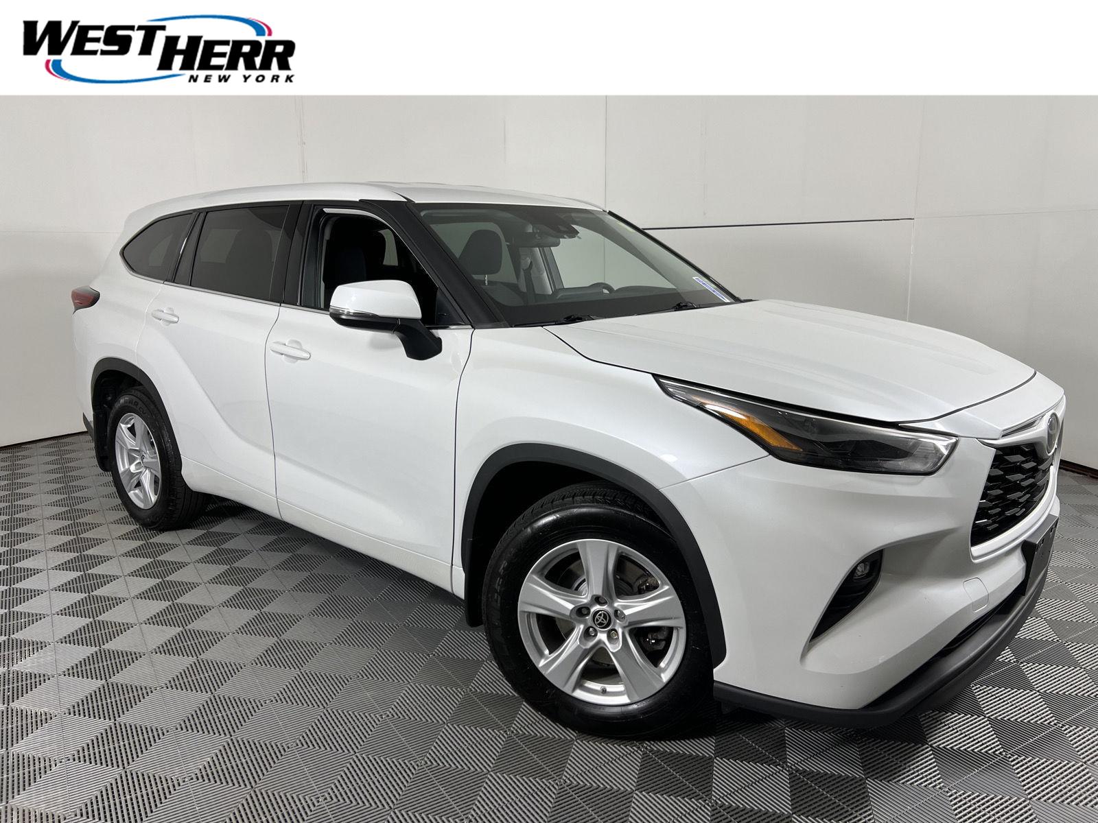 2022 Toyota Highlander LE