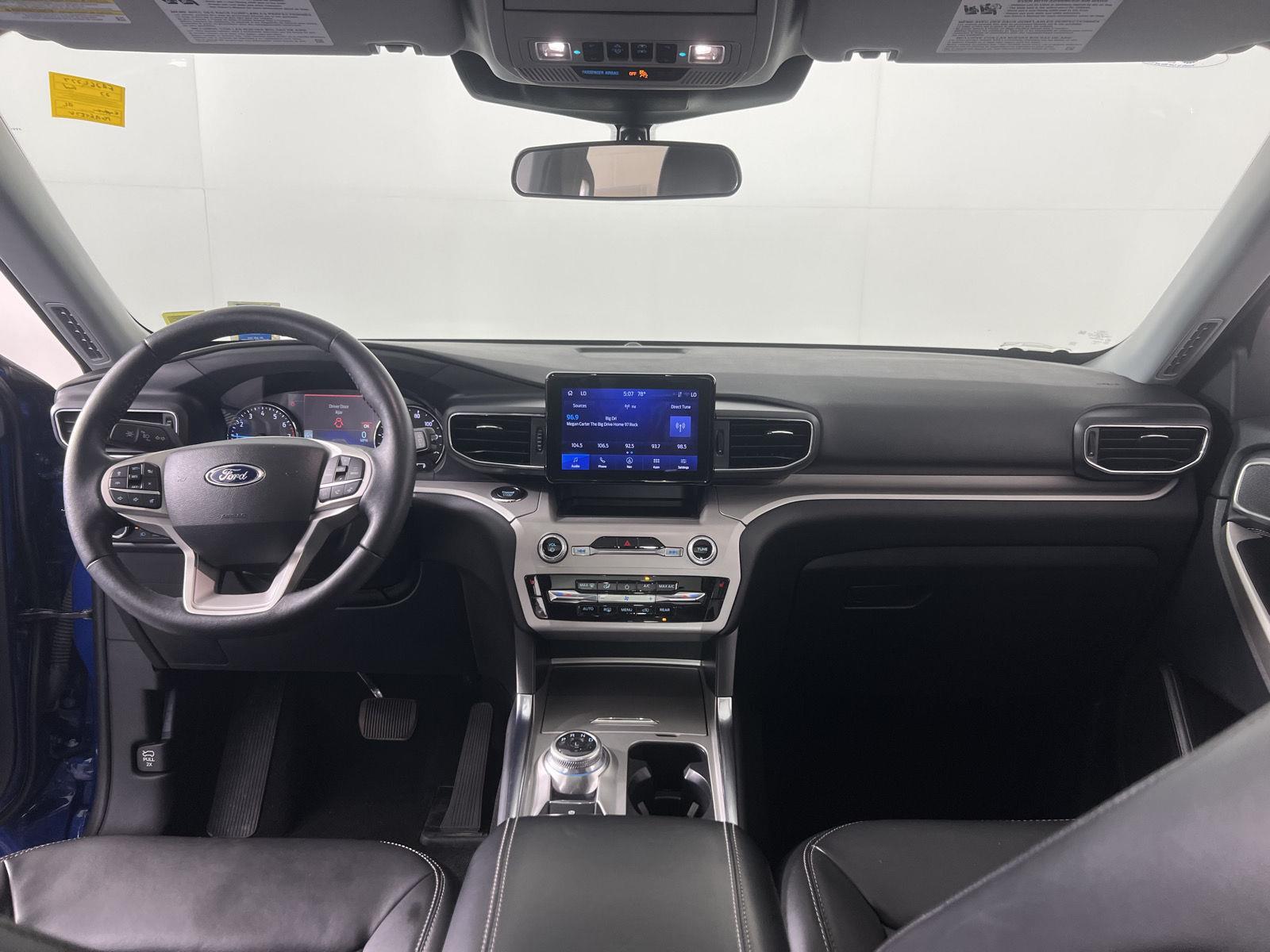Used 2023 Atlas Blue Ford XLT image 3