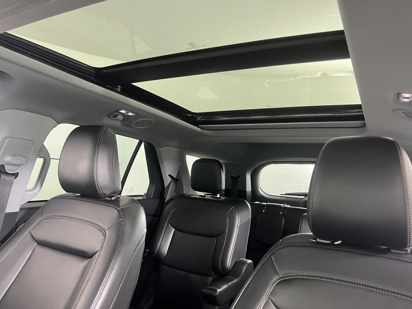 Used 2023 Atlas Blue Ford XLT image 4