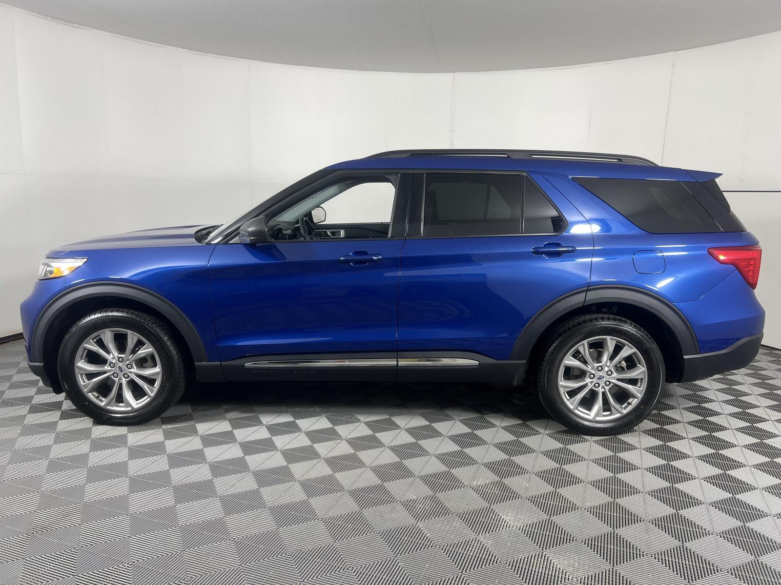 Used 2023 Atlas Blue Ford XLT image 8