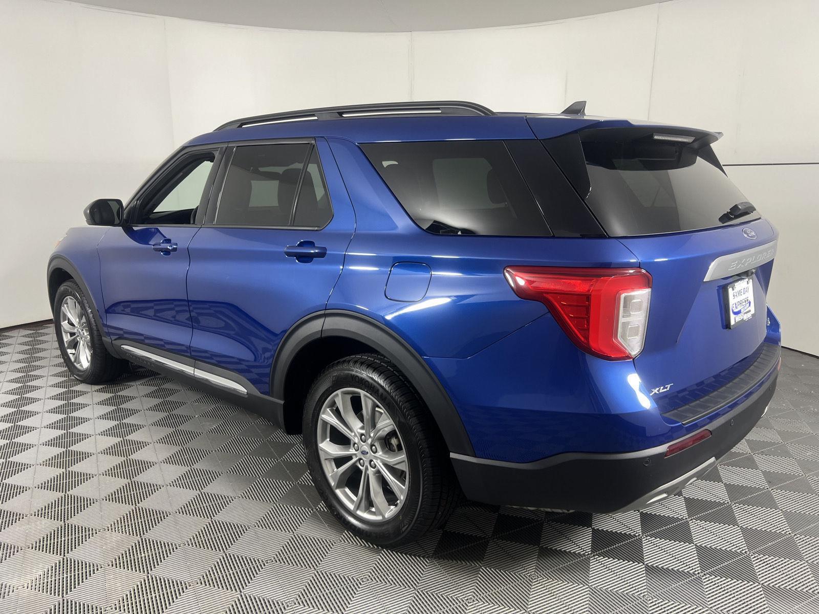 Used 2023 Atlas Blue Ford XLT image 9