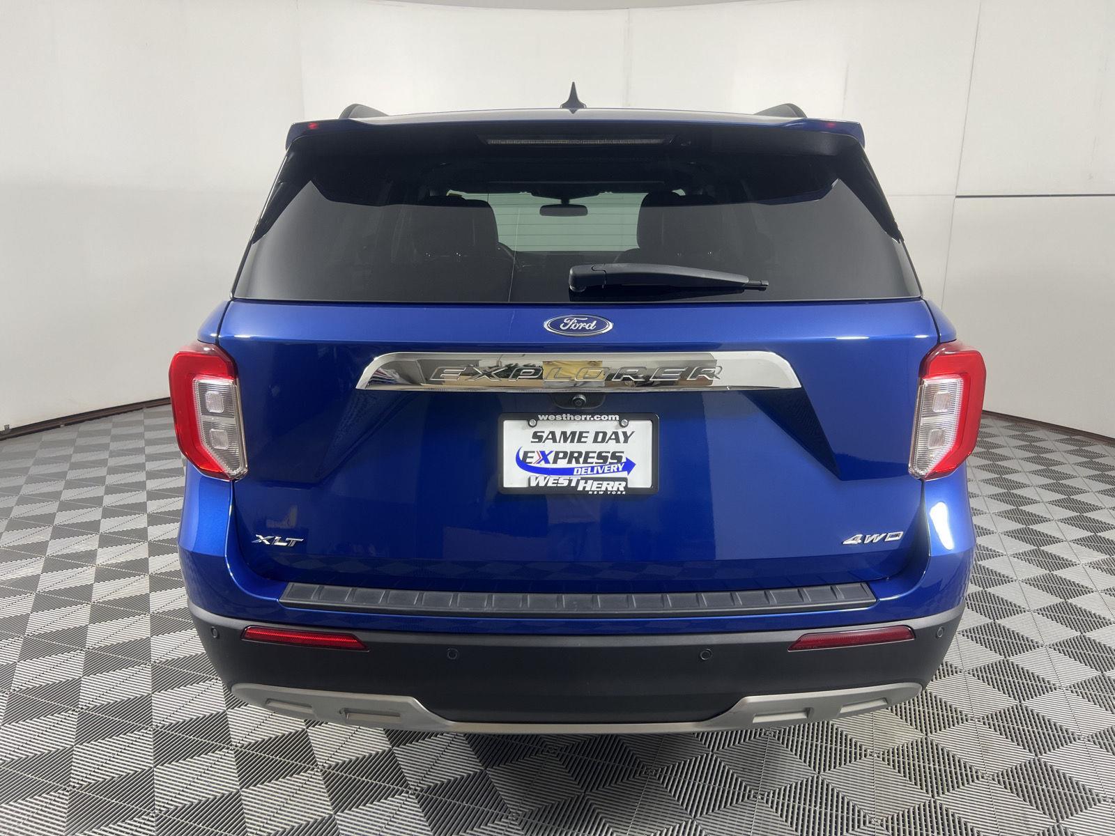 Used 2023 Atlas Blue Ford XLT image 10
