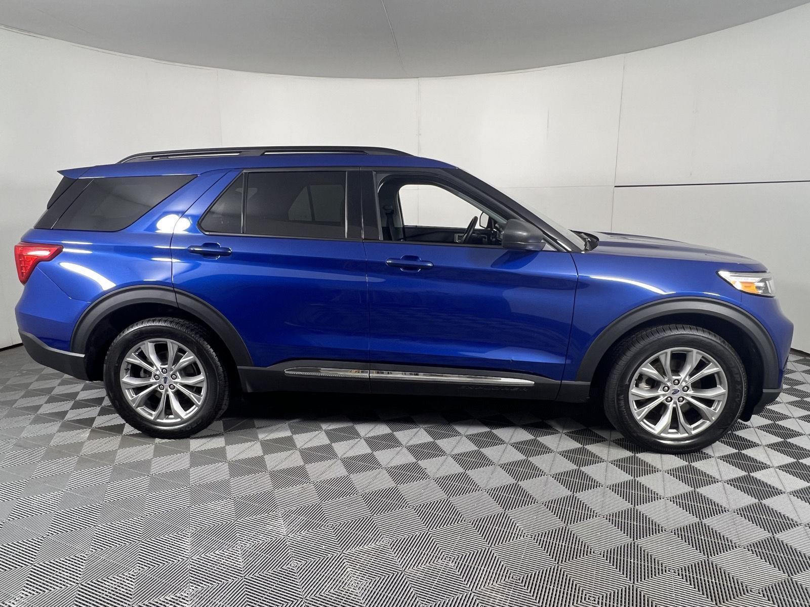 Used 2023 Atlas Blue Ford XLT image 12