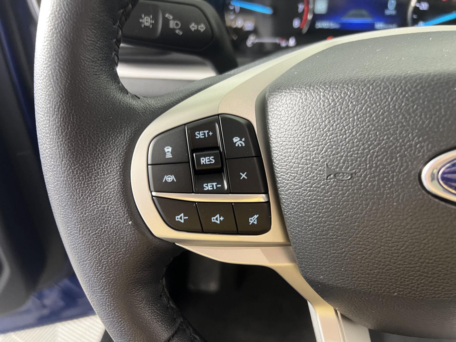 Used 2023 Atlas Blue Ford XLT image 15