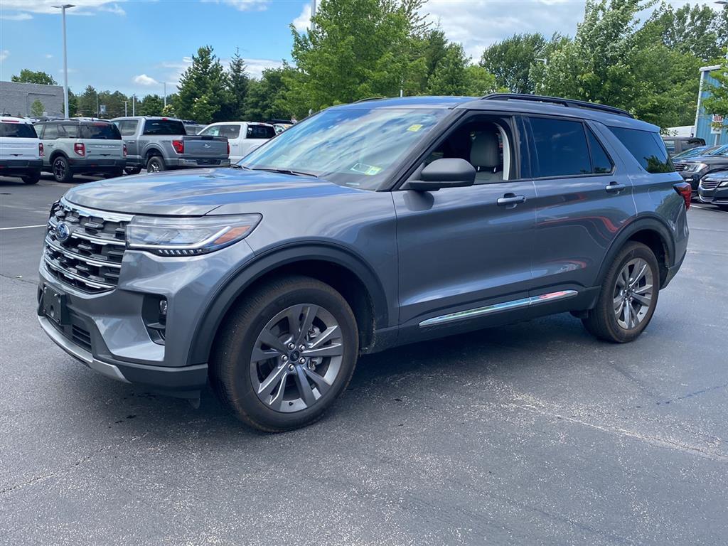 Used 2025 Carbonized Gray Ford Active image 7