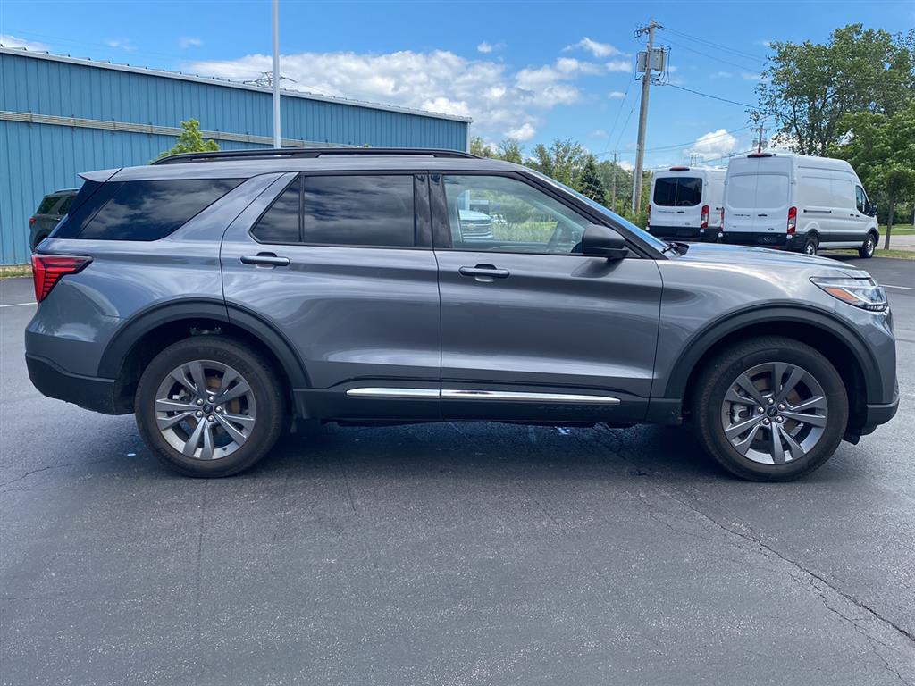 Used 2025 Carbonized Gray Ford Active image 12