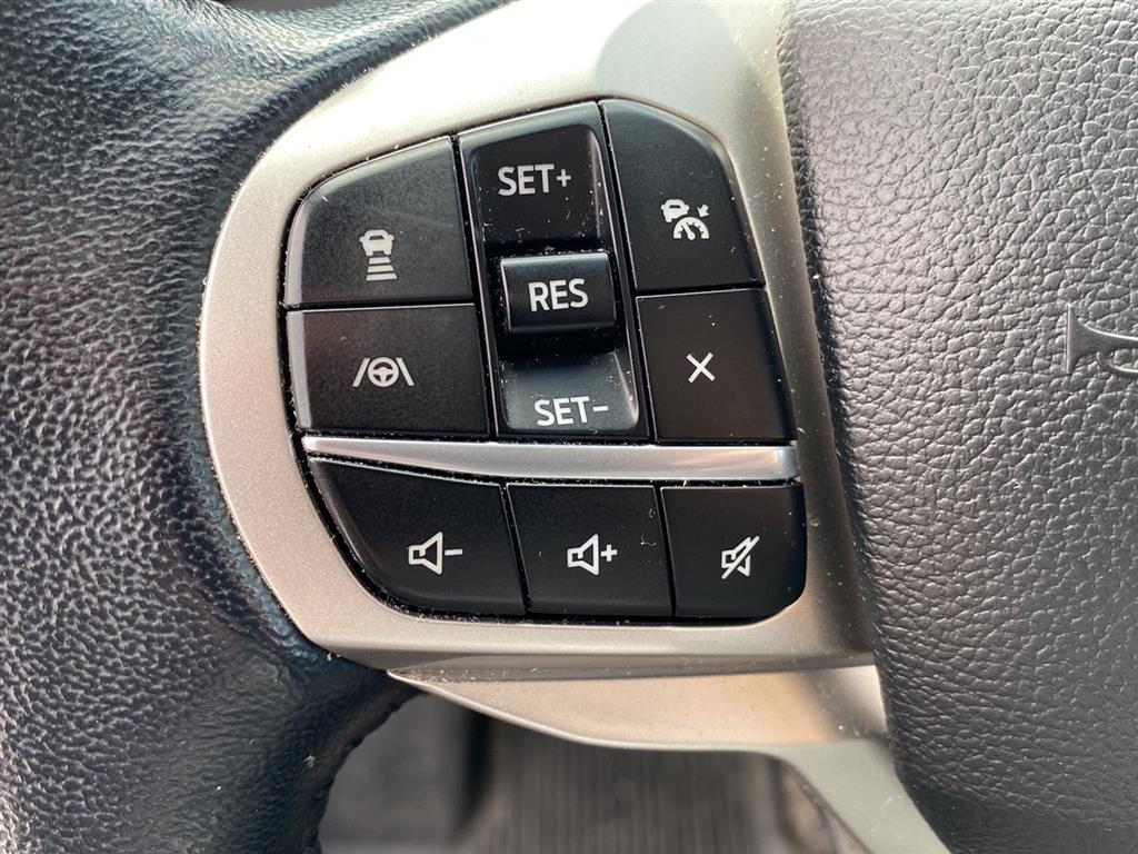 Used 2022 Star White Metallic Tri-Coat Ford XLT image 15