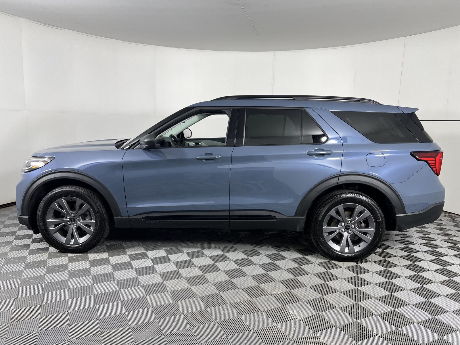 Used 2026 Vapor Blue Ford Active w/200A Pkg image 7