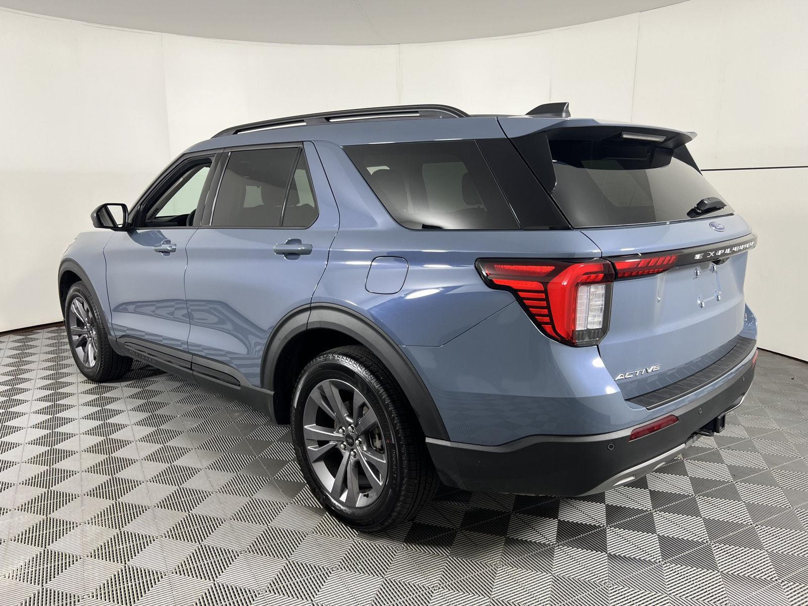 Used 2026 Vapor Blue Ford Active w/200A Pkg image 8