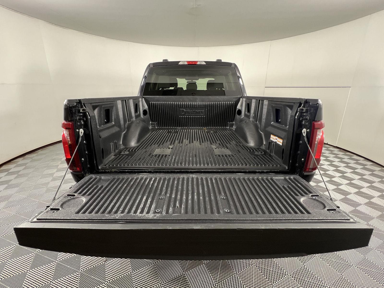 Used 2025 Agate Black Ford XLT image 21