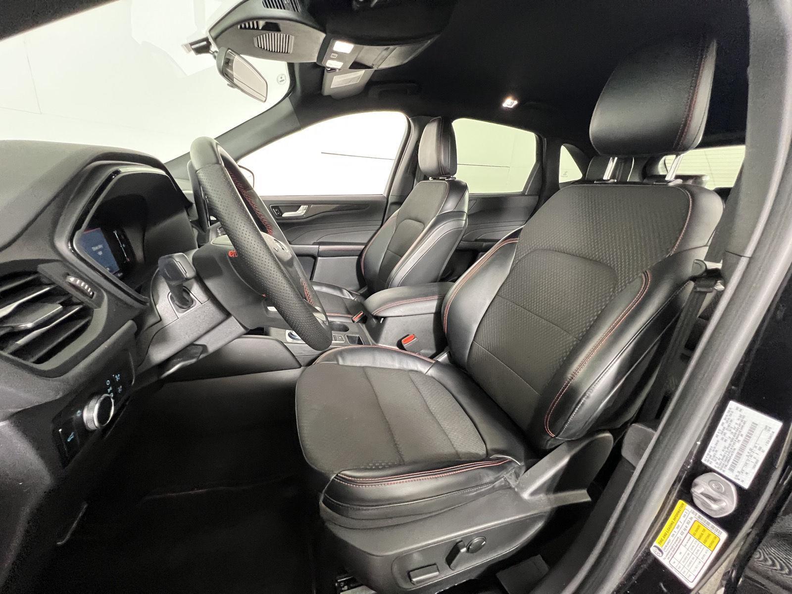 Used 2023 Agate Black Ford ST-Line image 2