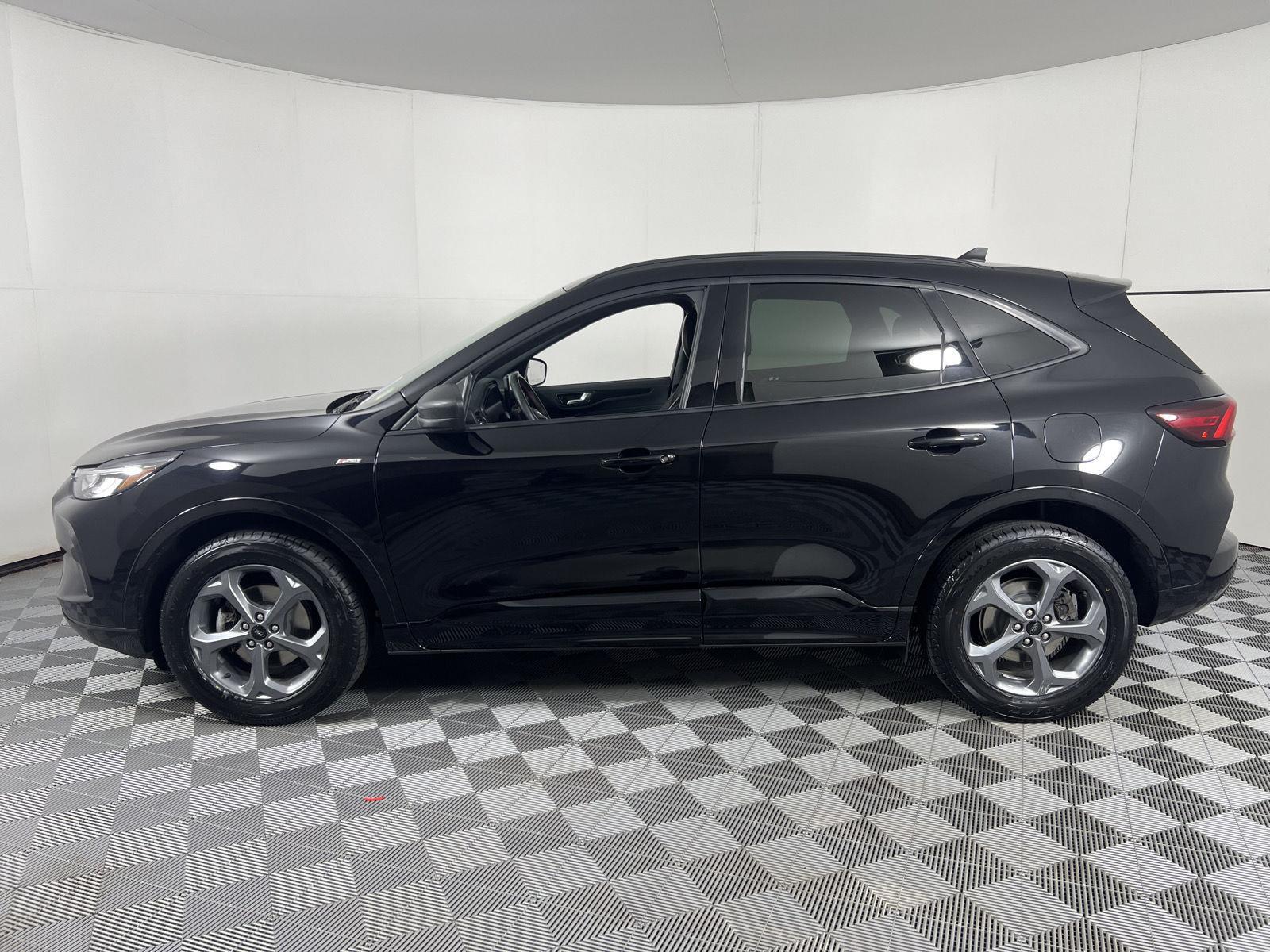 Used 2023 Agate Black Ford ST-Line image 7