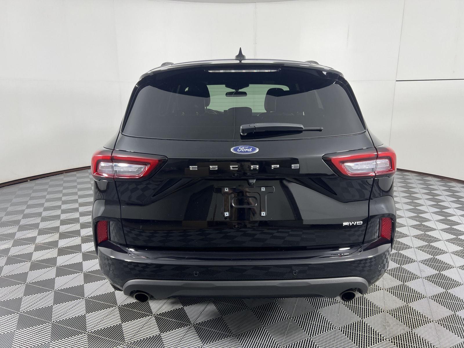 Used 2023 Agate Black Ford ST-Line image 9