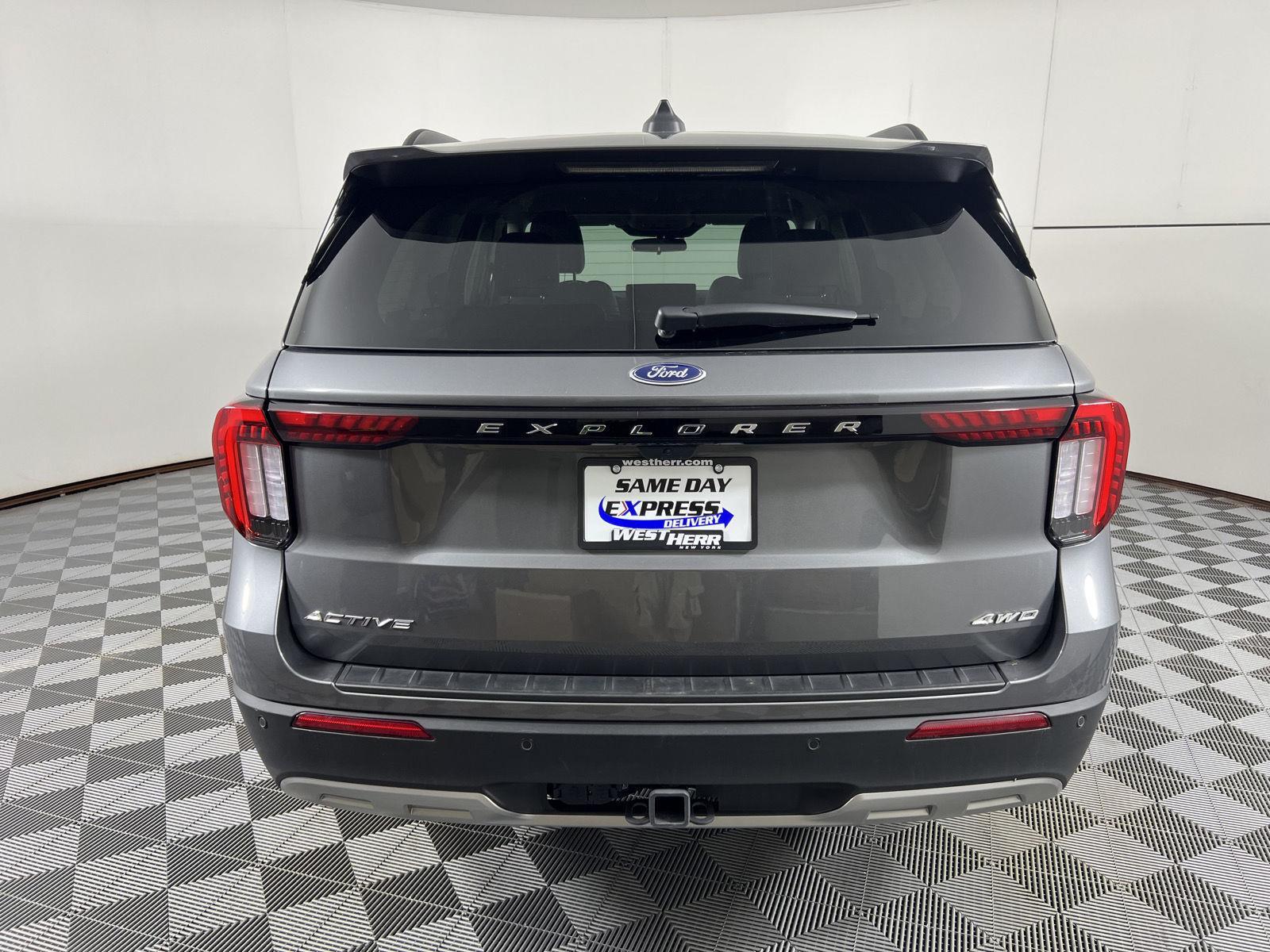 Used 2025 Carbonized Gray Ford Active image 9