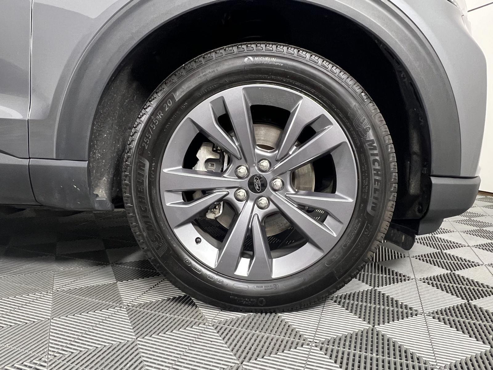 Used 2025 Carbonized Gray Ford Active image 12