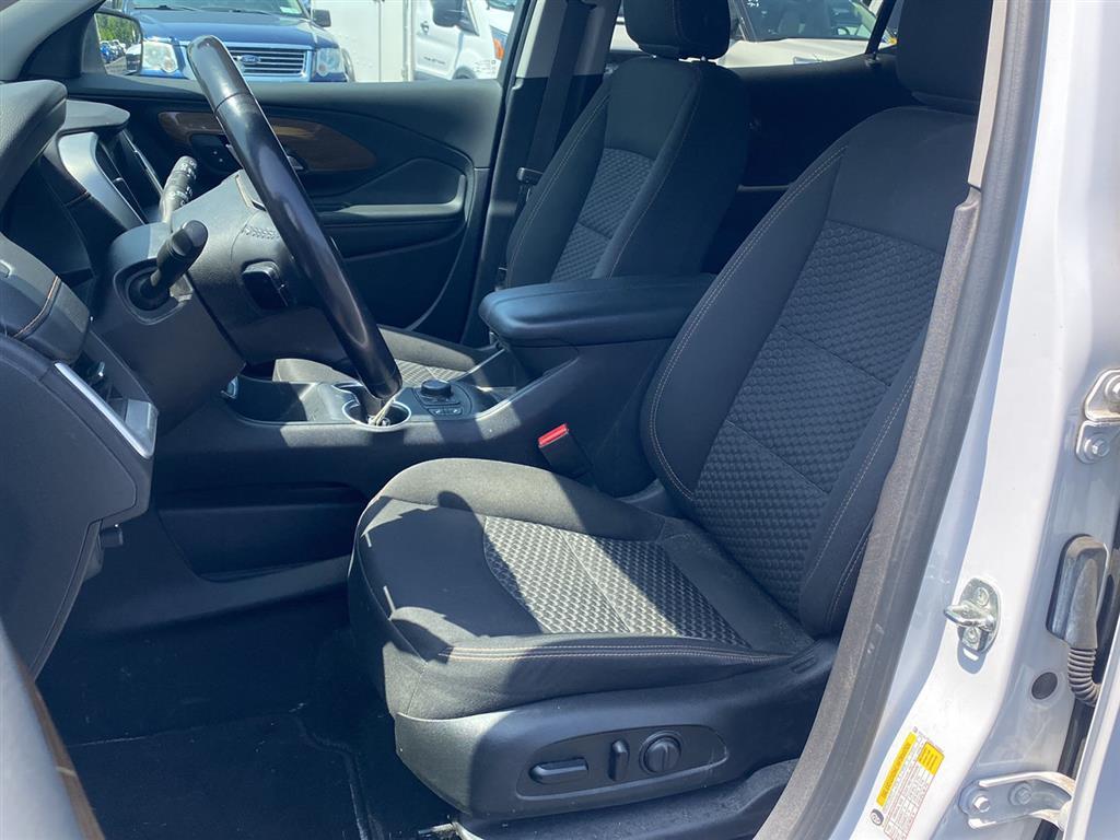 Used 2020 Summit White GMC SLE image 2