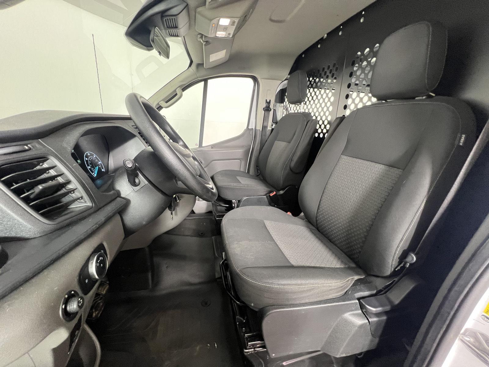 Used 2023 Oxford White Ford 250 image 4