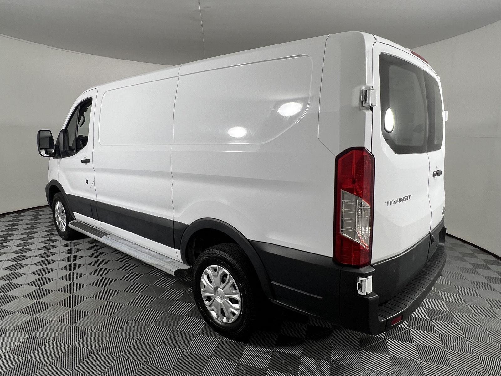 Used 2023 Oxford White Ford 250 image 10