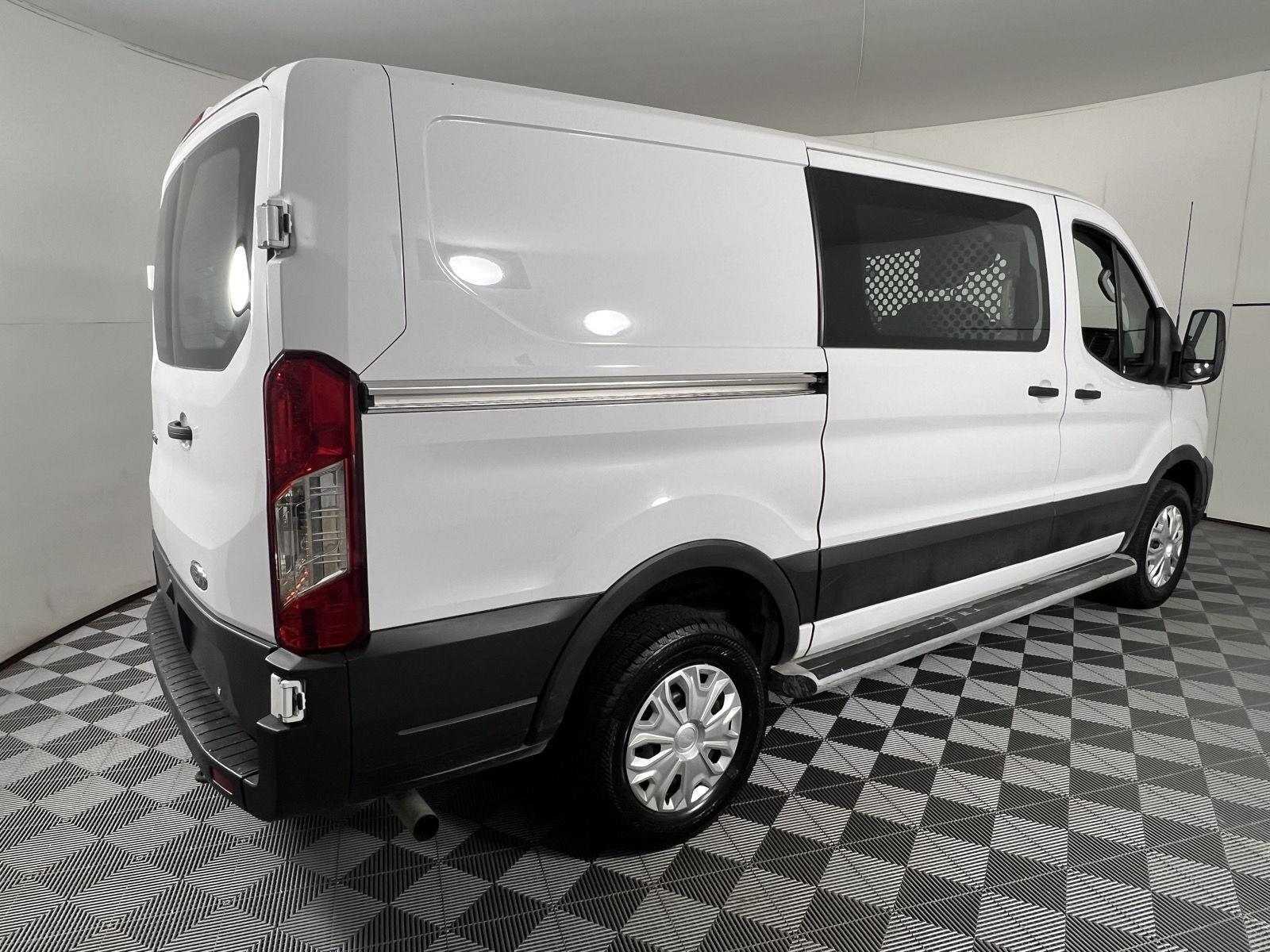 Used 2023 Oxford White Ford 250 image 12