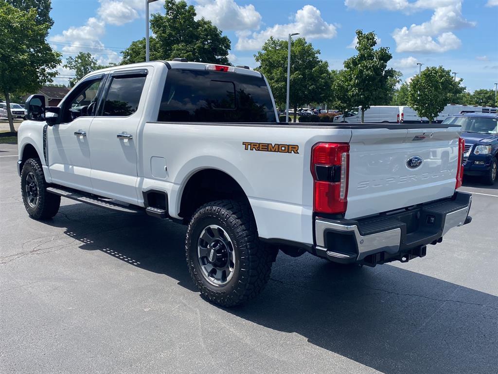 Used 2024 Star White Metallic Tri-Coat Ford LARIAT image 9