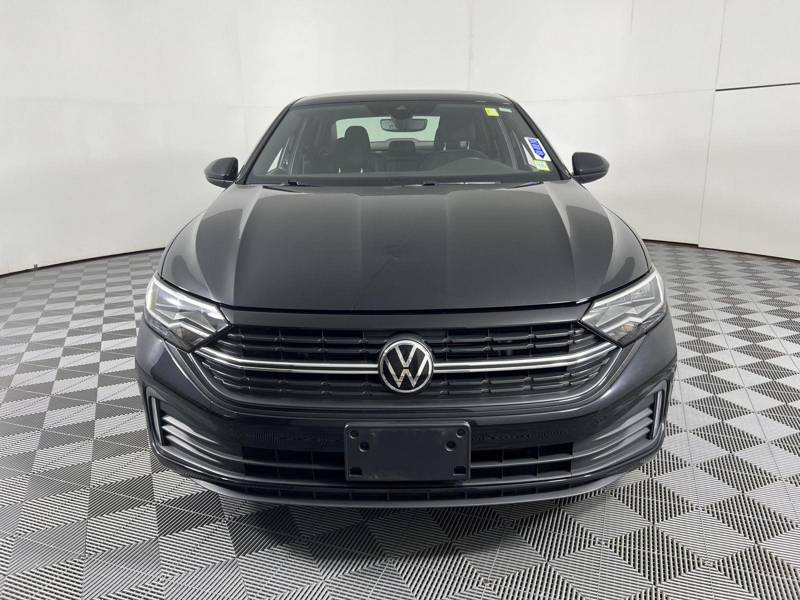 Used 2022 Deep Black Pearl Volkswagen Sport image 5