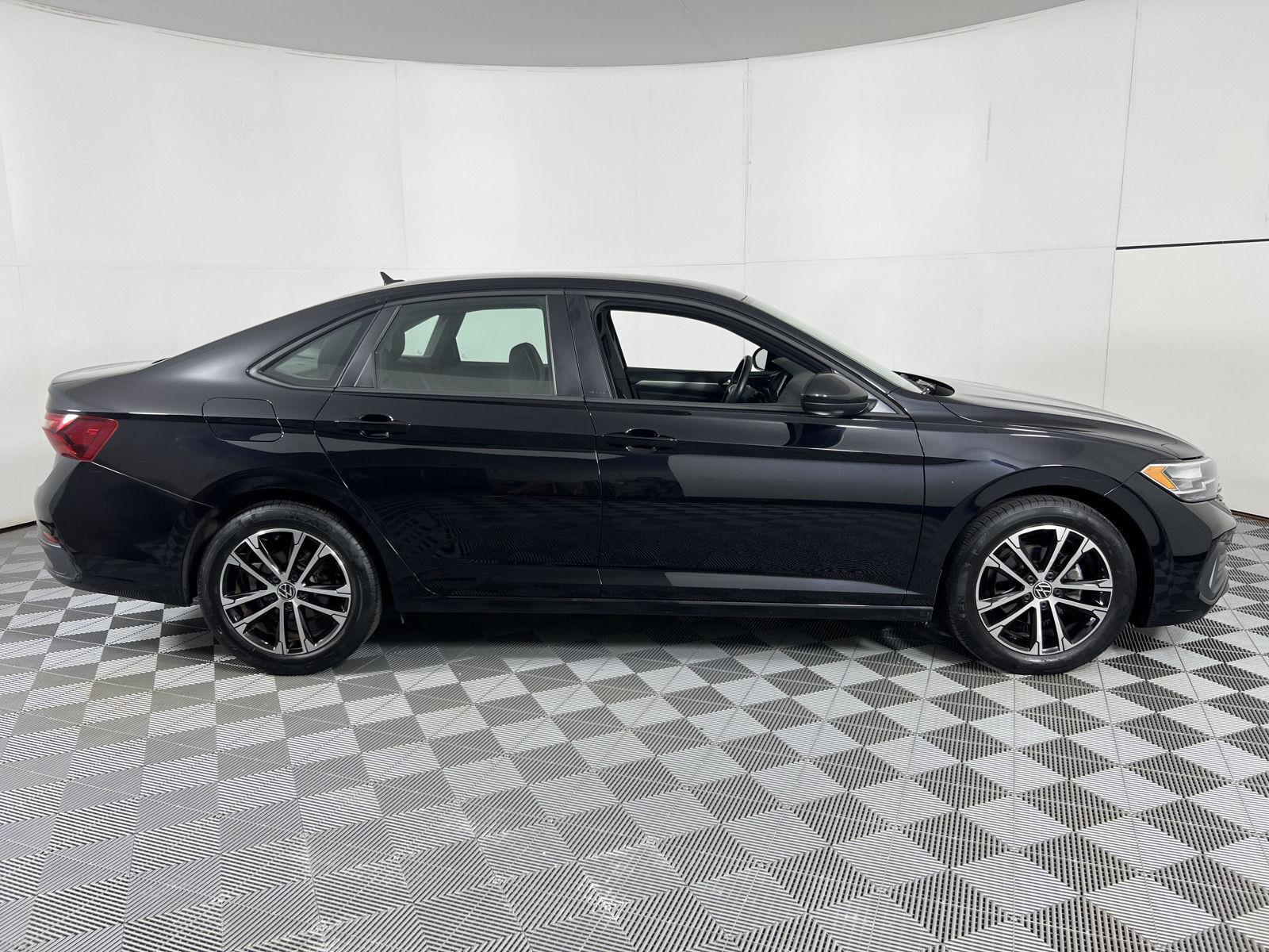 Used 2022 Deep Black Pearl Volkswagen Sport image 11