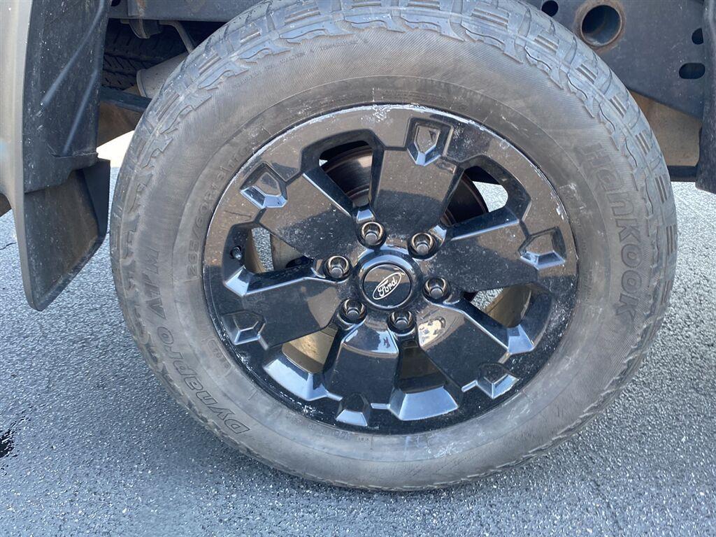 Used 2020 Shadow Black Ford XLT image 13