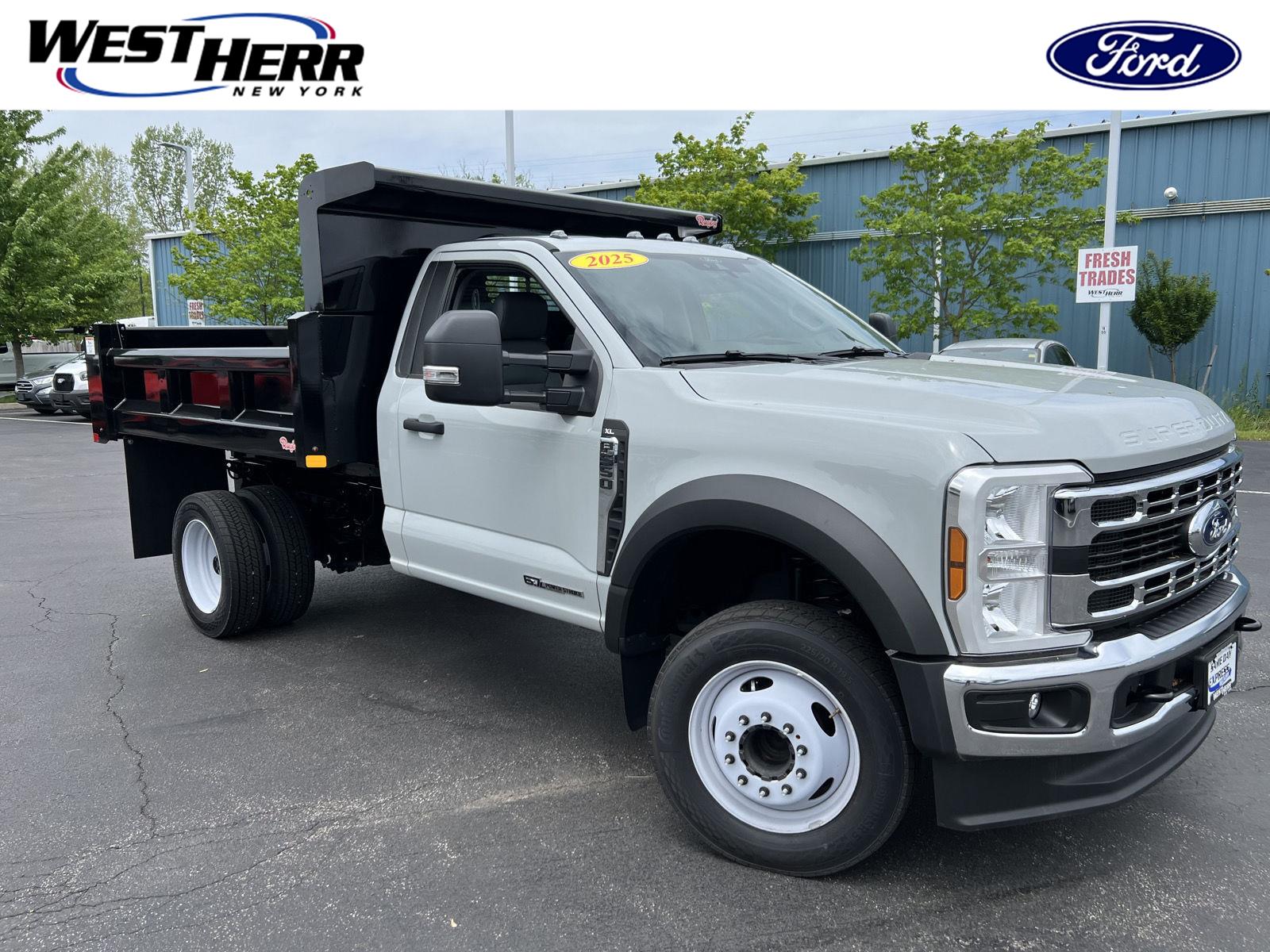 2025 Ford F-550SD XL