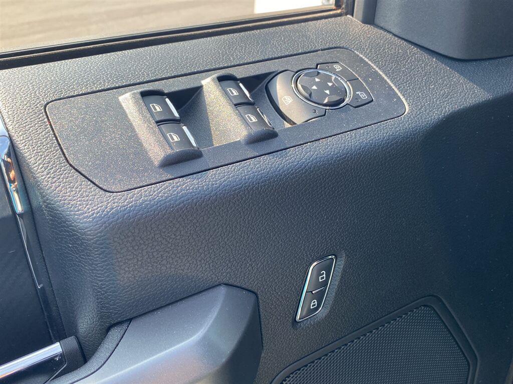Used 2019 Oxford White Ford XLT image 13