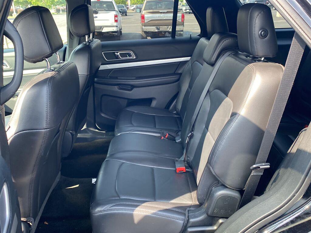 Used 2017 Shadow Black Ford XLT image 12